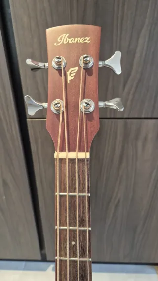Bajo Acústico Ibanez