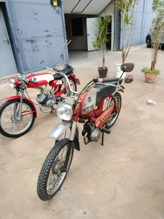 Mobilette Campera Roja y Plata