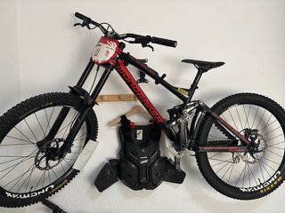 Mondraker Summum DH