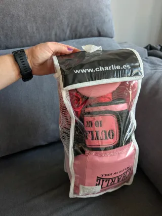 Guantes y vendas de boxeo Charlie