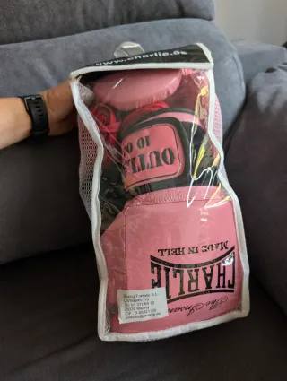 Guantes y vendas de boxeo Charlie