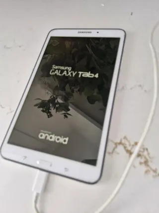Samsung Galaxy Tab 4 Blanca.