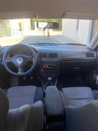 Volkswagen Golf 2000