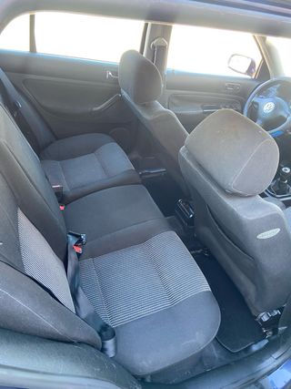 Volkswagen Golf 2000