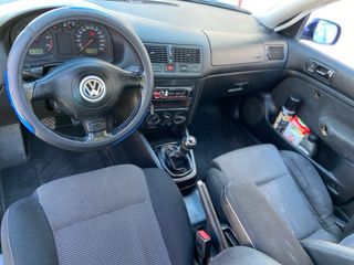 Volkswagen Golf 2000