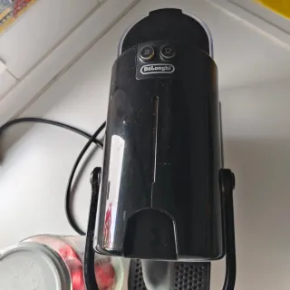 Cafetera Nespresso Negra