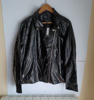 Cazadora cuero sintético negra T.52