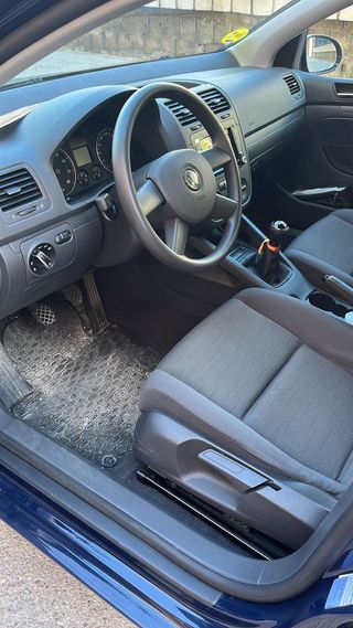 Volkswagen Golf 1.6 FSI