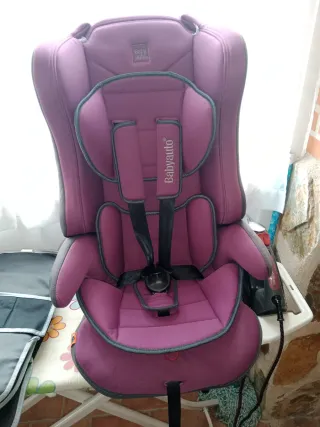 Silla de coche Babyauto púrpura