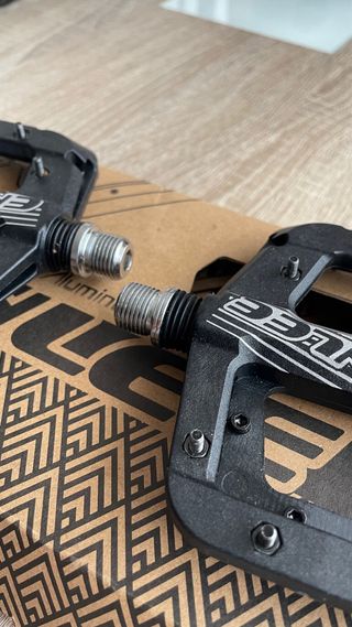 Pedales de plataforma, Aluminio