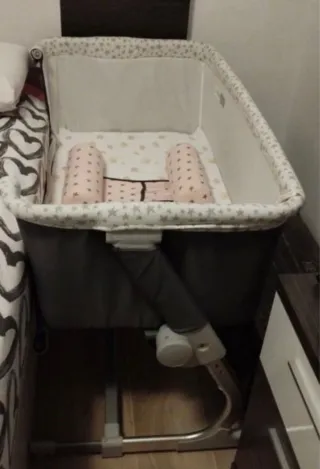 Cuna colecho gris con estrellas