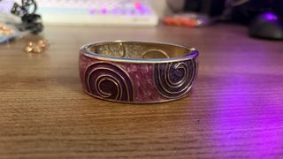 Pulsera brazalete esmaltada morada