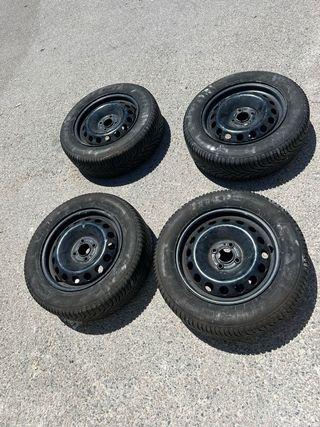 Juego de 4 llantas con neumáticos