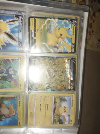 Cartas Pokémon V y VMAX