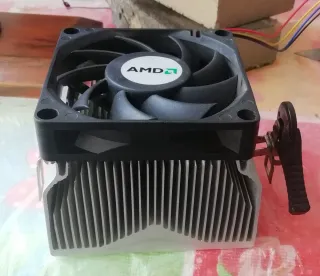 Disipador y ventilador AMD