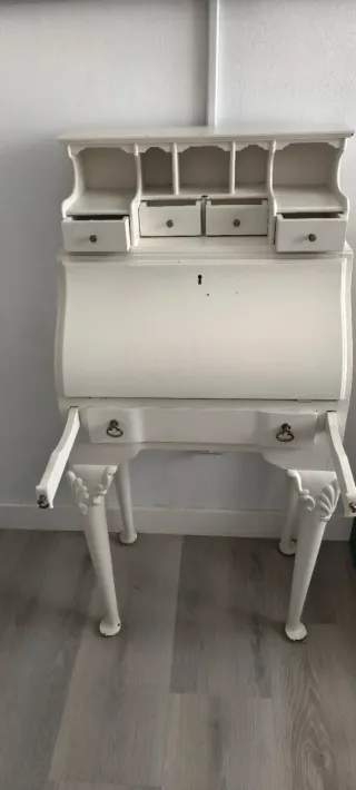 Escritorio blanco vintage con cajones