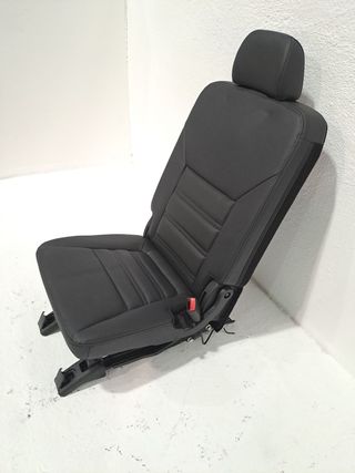 REJILLA PARAGOLPES DELANTERO KIA SORENTO II (XM) 677848