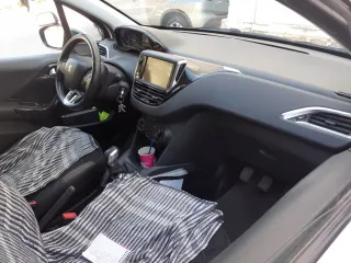 Peugeot 208 autoescuela