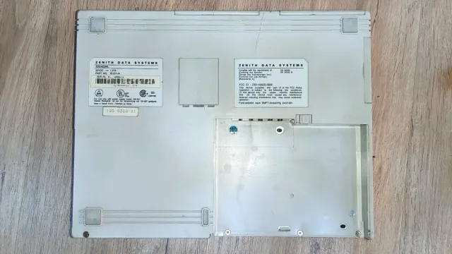Portátil RETRO Zenith Data Systems ZDS-625nl i386