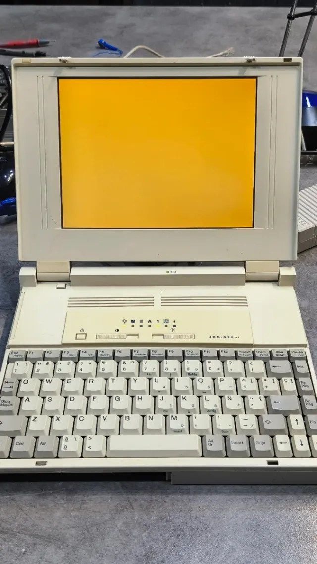 Portátil RETRO Zenith Data Systems ZDS-625nl i386