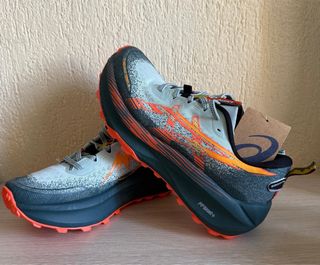 Asics Trabuco Max 4 Gris Naranja