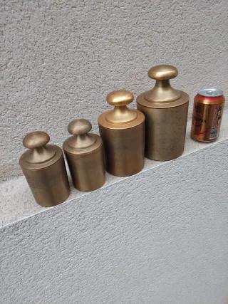 Bote bronce antiguo pesa balanza especias retro