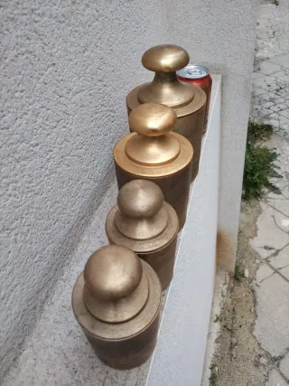 Bote bronce antiguo pesa balanza especias retro