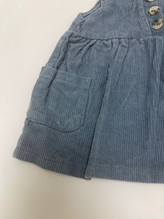 Vestido de bebé de pana