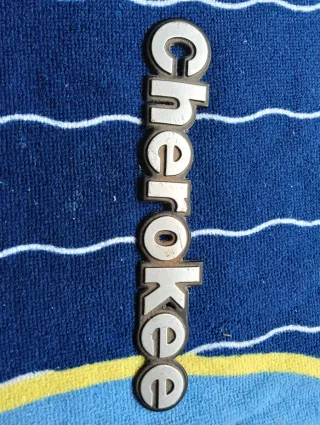 Insignia Coche Cherokee