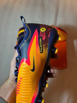 Botas Fútbol Nike Niño Talla 38,5.