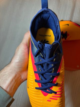 Botas Fútbol Nike Niño Talla 38,5.