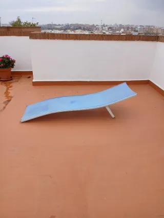 Hamaca de playa/piscina azul y blanca