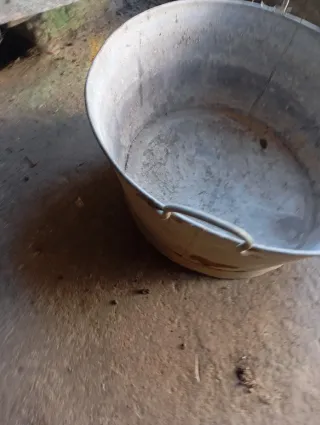 Bañera metálica antigua