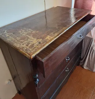 Cómoda antigua madera maciza