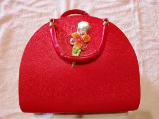 Borsa a sella rossa con fiore