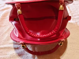 Borsa a sella rossa con fiore