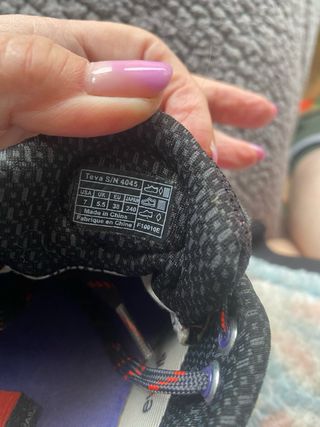 Zapatillas de montaña Teva con goretex