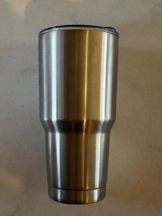 Termo “tumbler” de acero inoxidable 900ml.