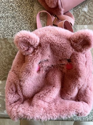 Mochila peluda niña