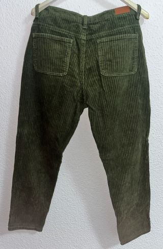 Pantalón pana verde Opposite talla 42