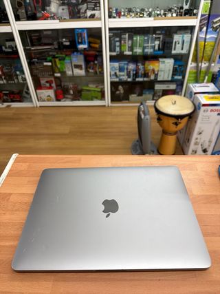 MacBook Pro 2017 13” i5 8GB RAM 128GB SSD