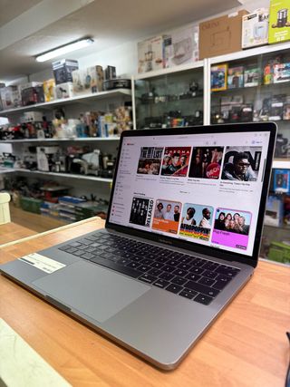 MacBook Pro 2017 13” i5 8GB RAM 128GB SSD