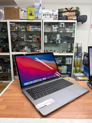 MacBook Pro 2017 13” i5 8GB RAM 128GB SSD