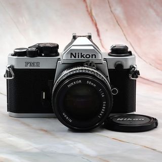 Cámara Nikon FM2 + Objetivo 50mm f/1.4