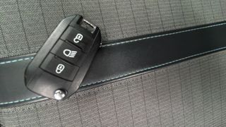 Peugeot 208 BlueHDi 100 Allure 73 kW (100 CV)