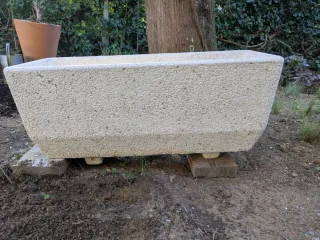 5 jardineras de piedra, antiguas, beige/blanco