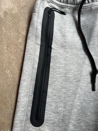 Pantalones Nike Tech Fleece Gris Talla XS