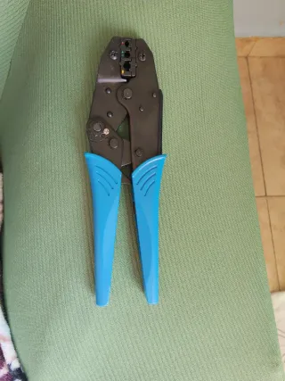 Crimpadora profesional azul