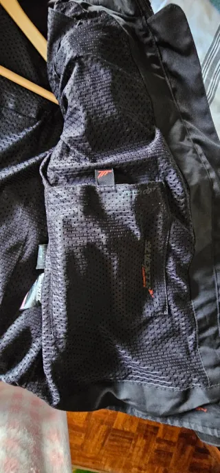Chaqueta Moto SEVENTY Negra con Protecciones