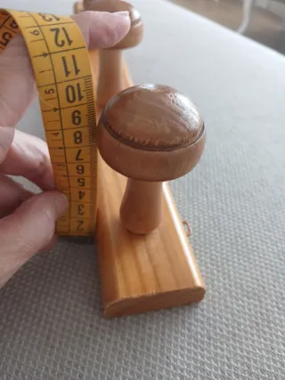 Perchero de madera con 4 ganchos